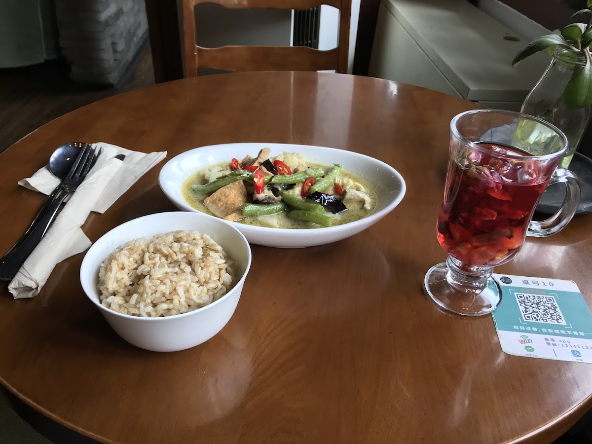 The Veggie Table (吃素的) — photo 6